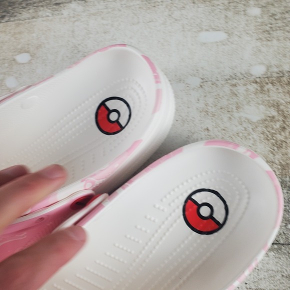 Crocs Pokemon Jigglypuff Classic Clogs Mens Sz 10 Pink Slip On Sandals main image 6